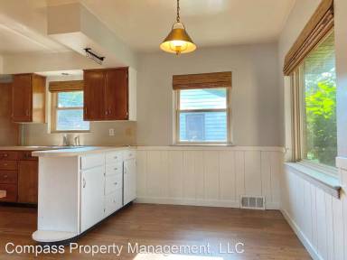 Main picture of 153 Katherine Dr NE
