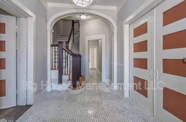 Main picture of 3407 Elgin Ave
