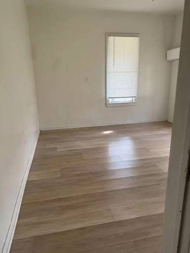 Main picture of 1335 15th St