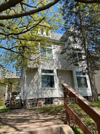 Main picture of 2125 E Superior St
