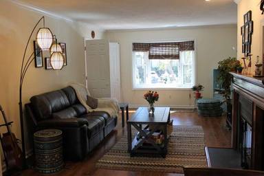 Main picture of 3211 Coachmans Way