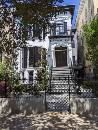 Main picture of 112 W Gaston St