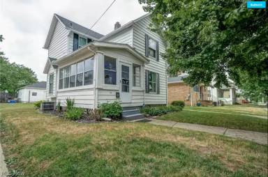 Main picture of 28 24th St NW