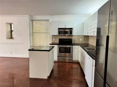 Main picture of 20441 NE 30th Ave
