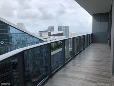 Main picture of SLS Lux