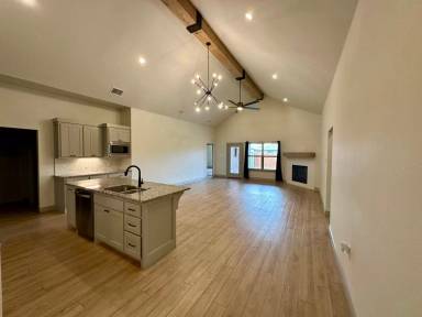 Main picture of 5704 117th St