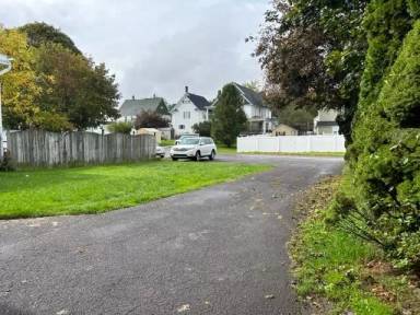 Main picture of 569 Washington Ave