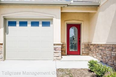 Main picture of 13803 E 104th Ct N