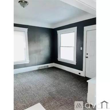 Main picture of 496 E 110th St