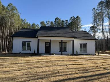 Main picture of 766 N Pleasant Coates Rd