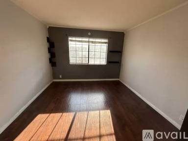 Main picture of 2599 Walnut Ave