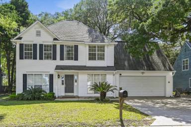 Main picture of 1382 Center Lake Dr
