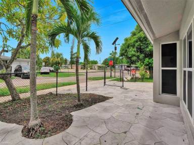 Main picture of 1400 NW 9th Ave