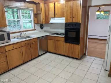 Main picture of 409 Lowell Ave