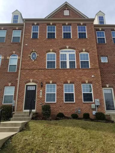 Main picture of 601 Waveland Ave