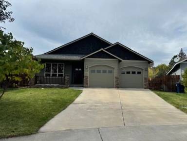 Main picture of 1071 NE Hobbs Ct