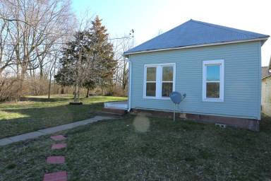 Main picture of 321 S Main St