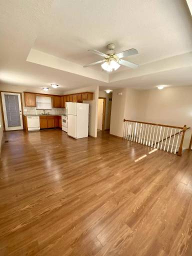 Main picture of 902 Mission Rd