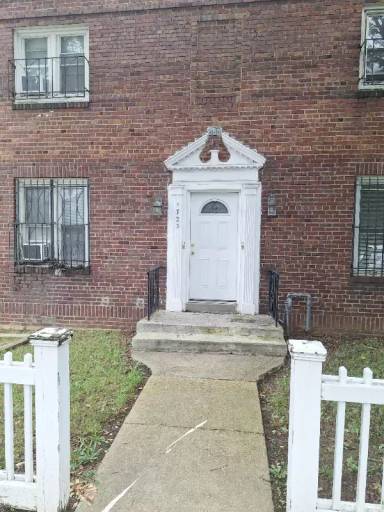 Main picture of 1723 Capitol Ave NE