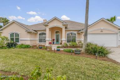 Main picture of 200 Islamarada Ct
