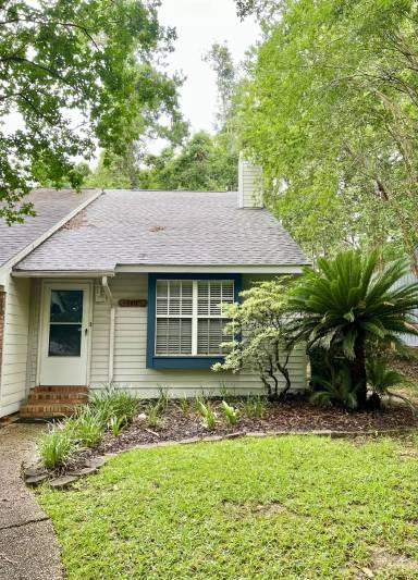 Main picture of 3011 Richview Park Cir S