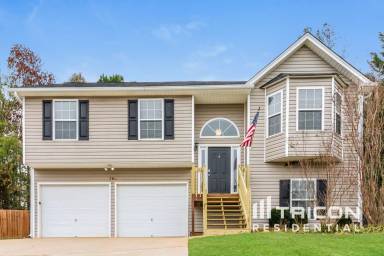Main picture of 792 Twin Oaks Ln
