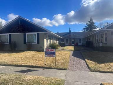 Main picture of 130 SW Canyon Dr