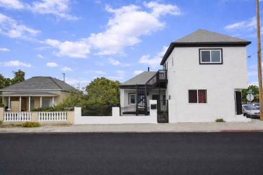 Main picture of 2096 Franklin Ave
