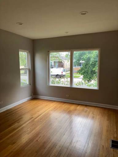 Main picture of 9025 S Carpenter St