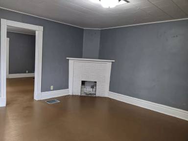 Main picture of 307 1/2 Kent Ave