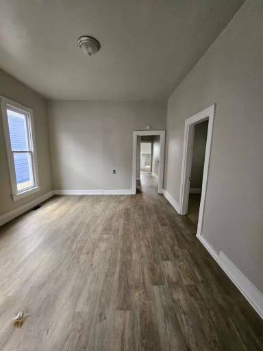 Main picture of 653 E Maryland St