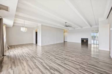 Main picture of Candlewyck Condominiums