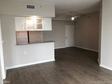 Main picture of 1800 Biscayne Plaza Condo
