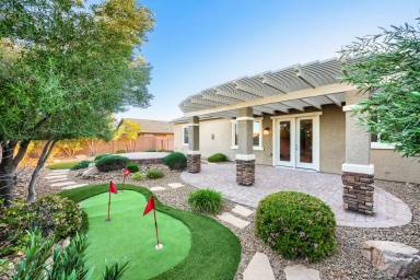 Main picture of 6928 Benson Ferry St