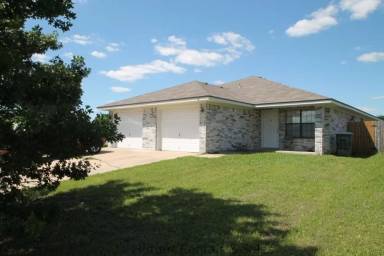 Main picture of 5203 Daybreak Dr