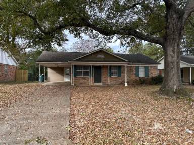Main picture of 8425 Cedarcrest Dr E