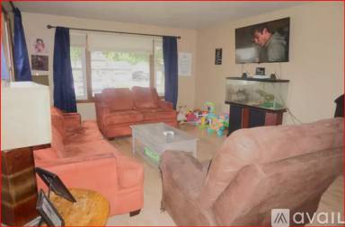 Main picture of 1405 Moore St