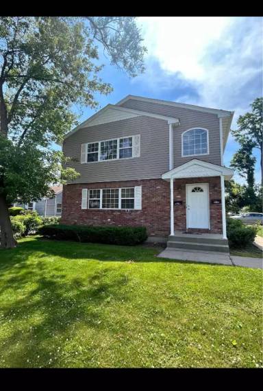 Main picture of 756 Deer Park Ave