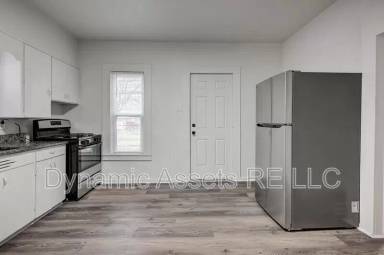 Main picture of 510 W 3rd St