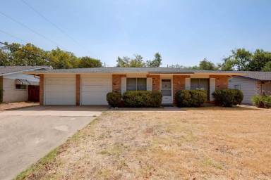 Main picture of 7009 Deborah Dr