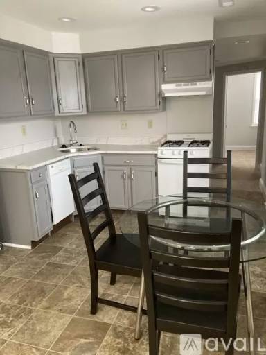 Main picture of 905 Lafayette Ave