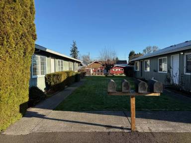 Main picture of 154 S 21st St