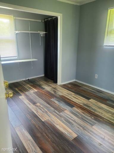 Main picture of 1082 Horseshoe Rd