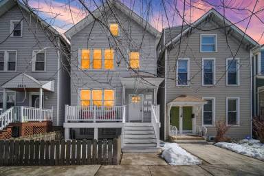 Main picture of 3121 N Southport Ave
