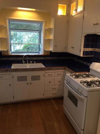 Main picture of 3640 Serrano St