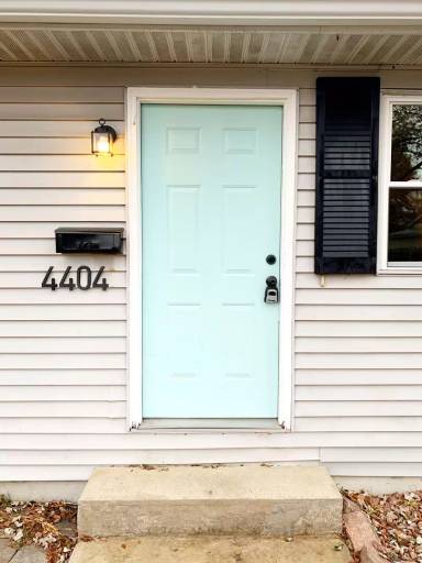 Main picture of 4404 Wabash Ave