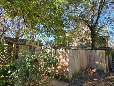 Main picture of 901 Pike St
