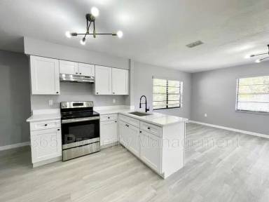 Main picture of 3028 Clewiston St