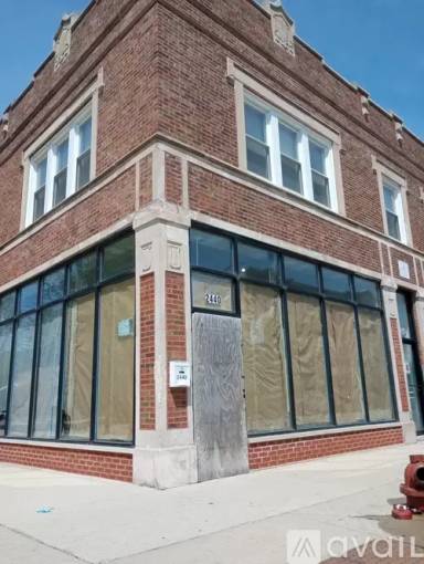 Main picture of 2442 E 75th St