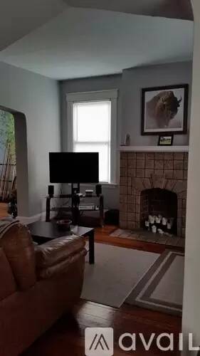 Main picture of 2750 Hyde Park Ave